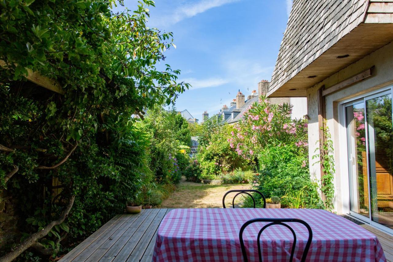 Le 74 Bed and Breakfast Avranches Eksteriør billede