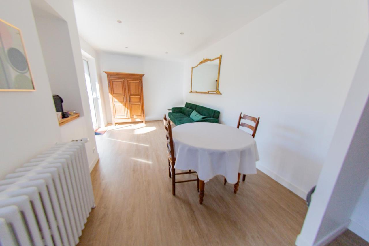 Le 74 Bed and Breakfast Avranches Eksteriør billede
