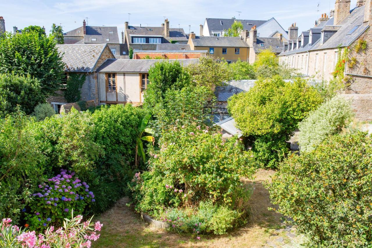 Le 74 Bed and Breakfast Avranches Eksteriør billede